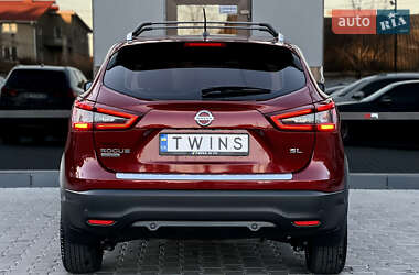 Позашляховик / Кросовер Nissan Rogue Sport 2020 в 