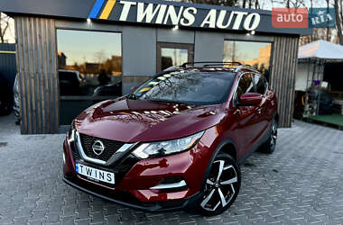 Позашляховик / Кросовер Nissan Rogue Sport 2020 в 
