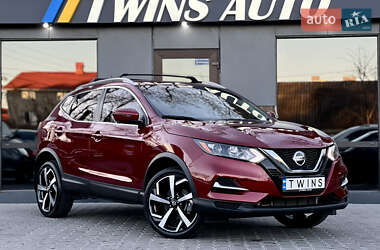Позашляховик / Кросовер Nissan Rogue Sport 2020 в 