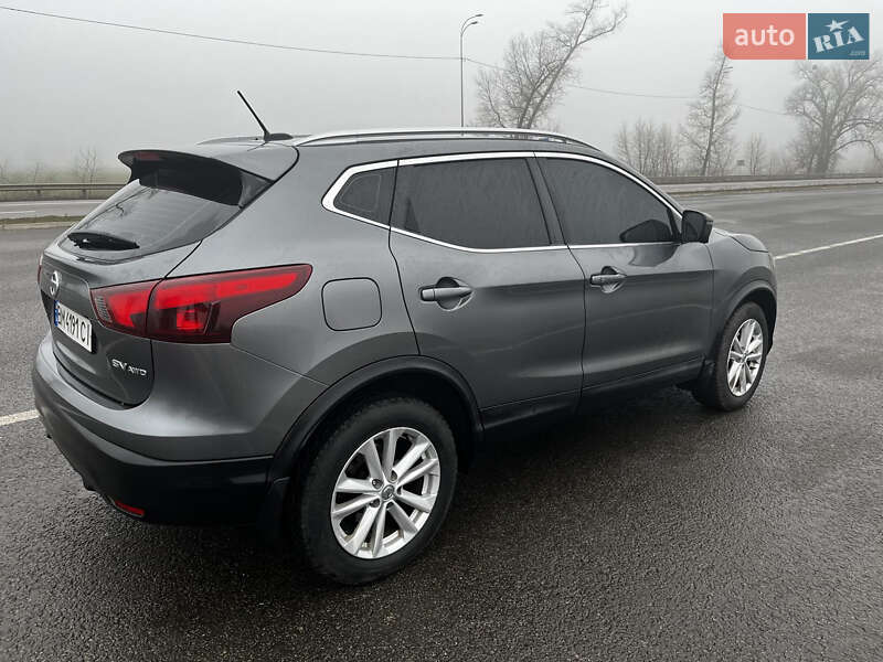 Внедорожник / Кроссовер Nissan Rogue Sport 2018 в Ромнах