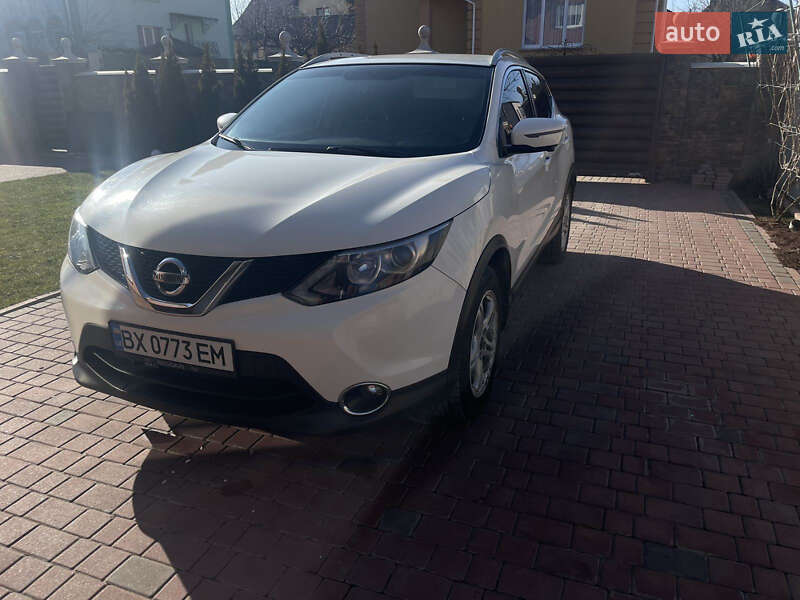 Внедорожник / Кроссовер Nissan Rogue Sport 2017 в Хмельницком