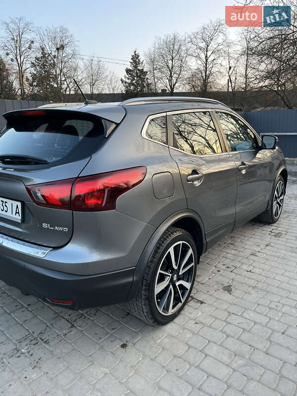 Внедорожник / Кроссовер Nissan Rogue Sport 2018 в Ивано-Франковске