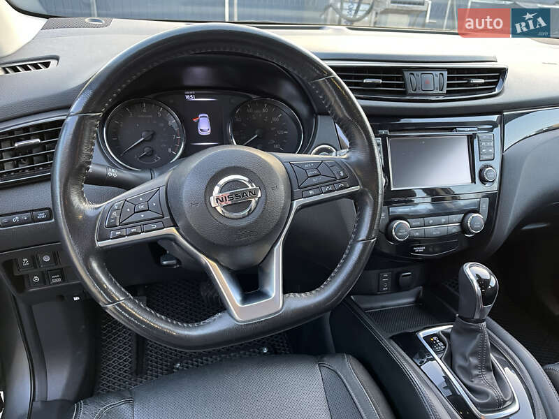 Внедорожник / Кроссовер Nissan Rogue Sport 2018 в Ивано-Франковске