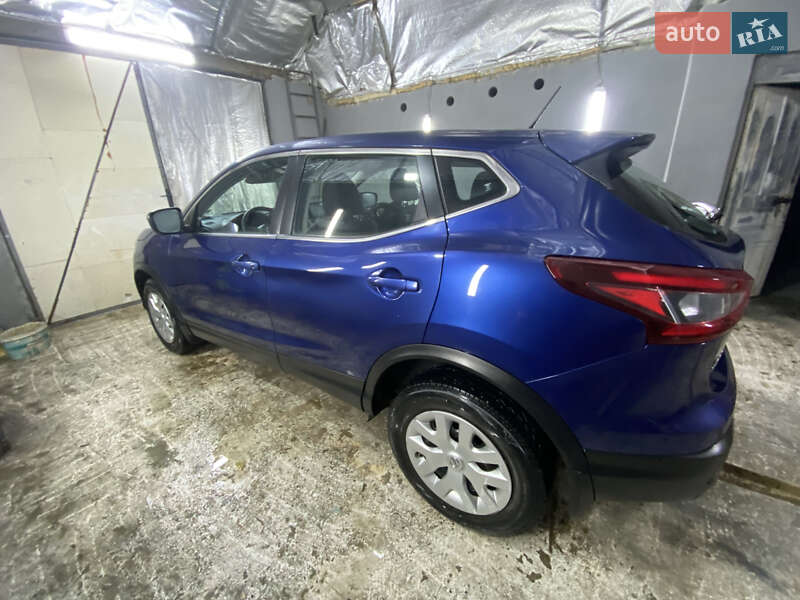 Внедорожник / Кроссовер Nissan Rogue Sport 2020 в Ивано-Франковске