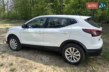 Внедорожник / Кроссовер Nissan Rogue Sport 2021 в 