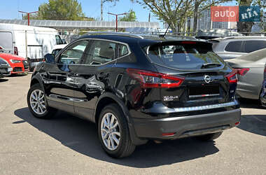 Позашляховик / Кросовер Nissan Rogue Sport 2020 в 