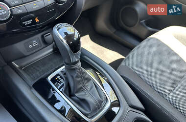 Позашляховик / Кросовер Nissan Rogue Sport 2020 в 