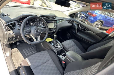Внедорожник / Кроссовер Nissan Rogue Sport 2021 в 