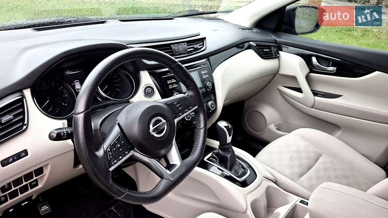 Внедорожник / Кроссовер Nissan Rogue Sport 2018 в Виннице