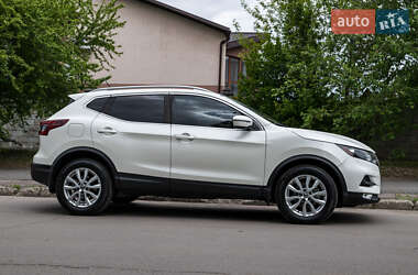 Позашляховик / Кросовер Nissan Rogue Sport 2022 в 
