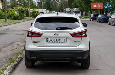 Позашляховик / Кросовер Nissan Rogue Sport 2022 в 