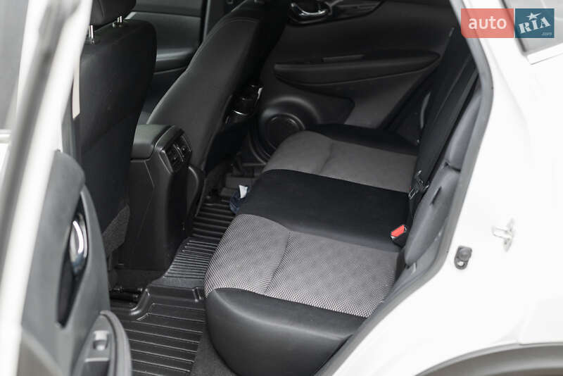Внедорожник / Кроссовер Nissan Rogue Sport 2022 в Ровно