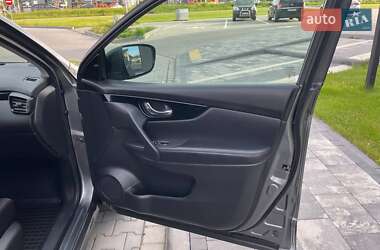 Позашляховик / Кросовер Nissan Rogue Sport 2020 в 