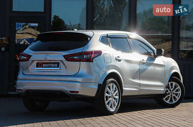 Позашляховик / Кросовер Nissan Rogue Sport 2021 в 