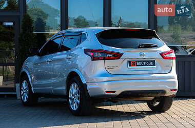 Позашляховик / Кросовер Nissan Rogue Sport 2021 в 