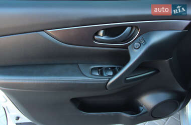 Позашляховик / Кросовер Nissan Rogue Sport 2021 в 