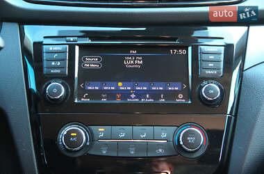 Позашляховик / Кросовер Nissan Rogue Sport 2021 в 