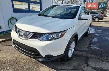 Позашляховик / Кросовер Nissan Rogue Sport 2018 в 