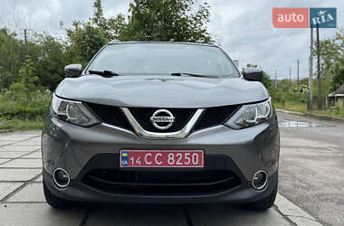 Внедорожник / Кроссовер Nissan Rogue Sport 2017 в 
