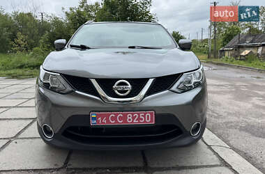 Внедорожник / Кроссовер Nissan Rogue Sport 2017 в 