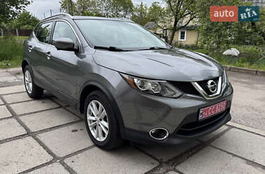 Внедорожник / Кроссовер Nissan Rogue Sport 2017 в 