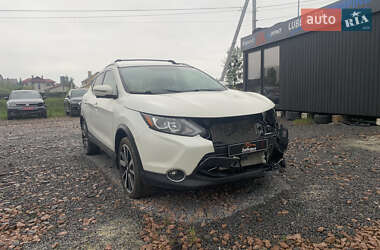 Внедорожник / Кроссовер Nissan Rogue Sport 2017 в Львове