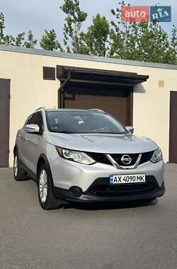 Внедорожник / Кроссовер Nissan Rogue Sport 2017 в 