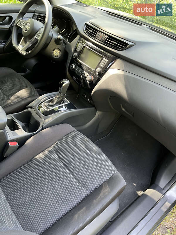 Позашляховик / Кросовер Nissan Rogue Sport 2020 в Києві