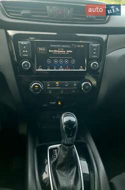 Позашляховик / Кросовер Nissan Rogue Sport 2020 в 