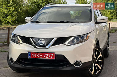 Внедорожник / Кроссовер Nissan Rogue Sport 2017 в 