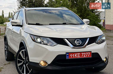 Внедорожник / Кроссовер Nissan Rogue Sport 2017 в 