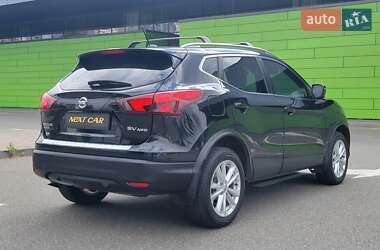 Внедорожник / Кроссовер Nissan Rogue Sport 2017 в 