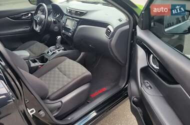 Внедорожник / Кроссовер Nissan Rogue Sport 2017 в 