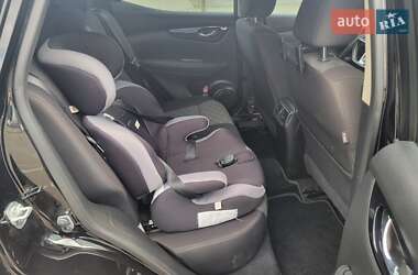 Внедорожник / Кроссовер Nissan Rogue Sport 2017 в 
