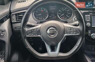 Внедорожник / Кроссовер Nissan Rogue Sport 2017 в 