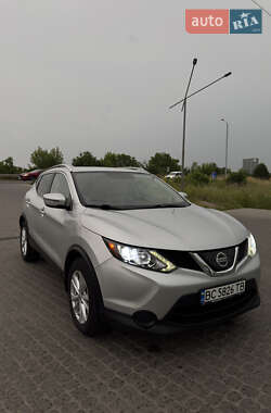 Позашляховик / Кросовер Nissan Rogue Sport 2018 в Жовкві