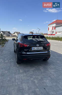 Внедорожник / Кроссовер Nissan Rogue Sport 2017 в 