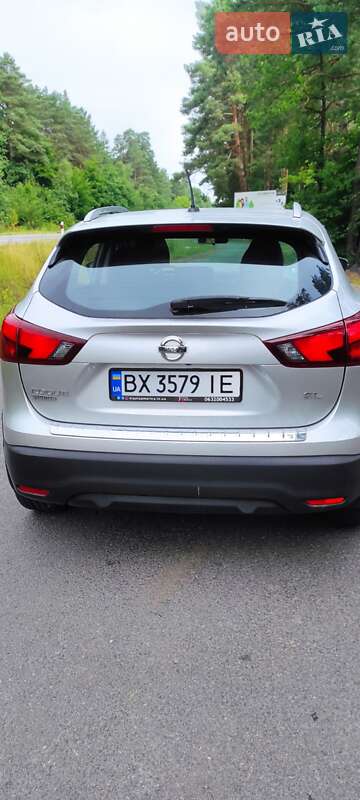 Внедорожник / Кроссовер Nissan Rogue Sport 2017 в Нетешине