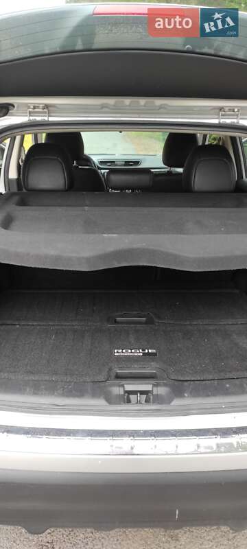 Внедорожник / Кроссовер Nissan Rogue Sport 2017 в Нетешине