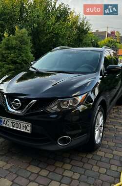 Внедорожник / Кроссовер Nissan Rogue Sport 2017 в 