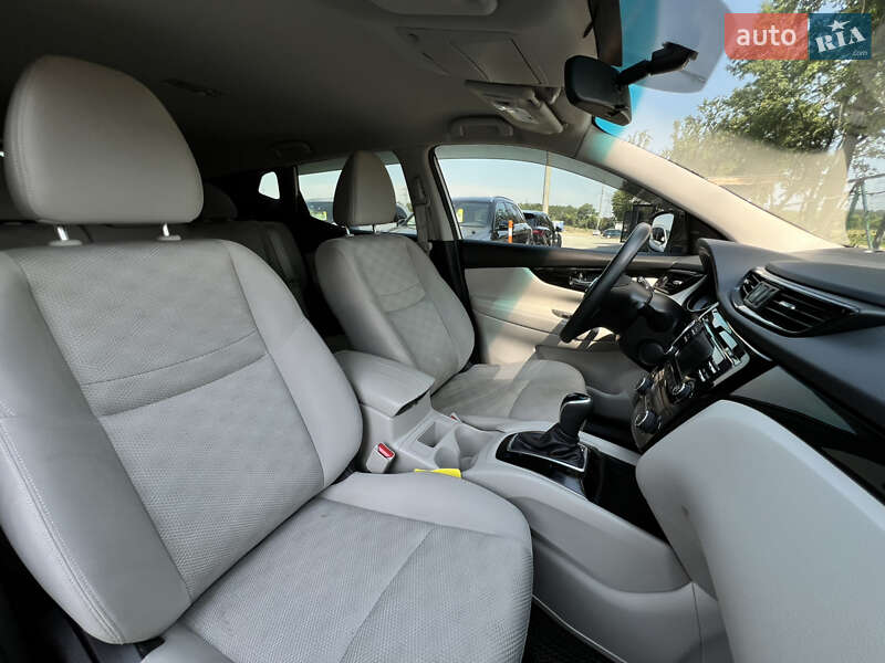 Внедорожник / Кроссовер Nissan Rogue Sport 2018 в Умани