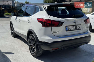 Внедорожник / Кроссовер Nissan Rogue Sport 2017 в Киеве