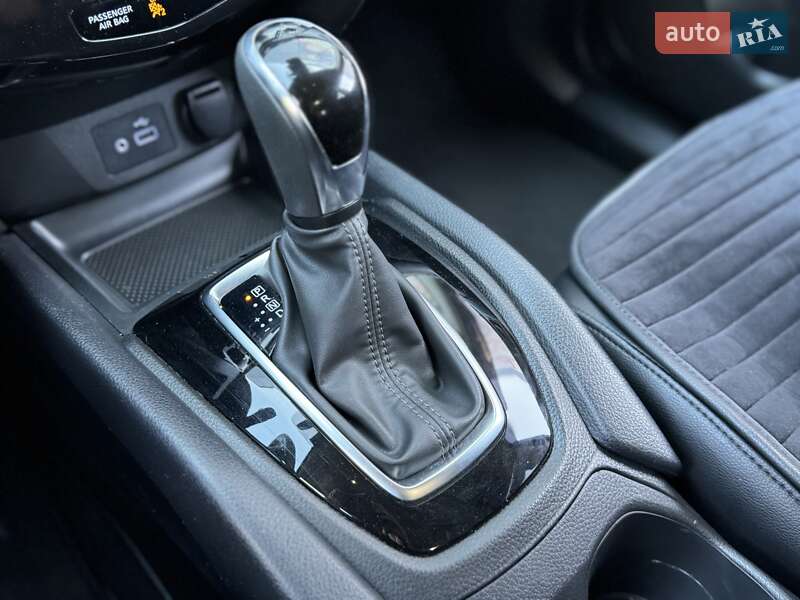 Позашляховик / Кросовер Nissan Rogue Sport 2021 в Одесі