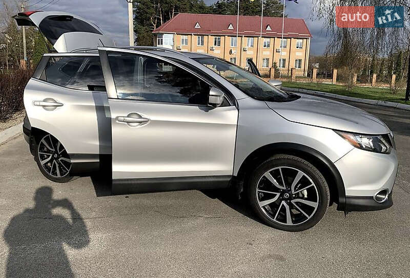 Внедорожник / Кроссовер Nissan Rogue Sport 2017 в Киеве