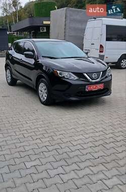 Позашляховик / Кросовер Nissan Rogue Sport 2018 в Чернівцях