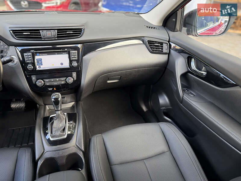 Внедорожник / Кроссовер Nissan Rogue Sport 2017 в Одессе