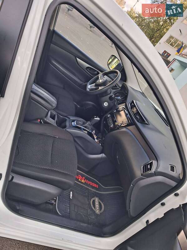 Позашляховик / Кросовер Nissan Rogue Sport 2021 в Києві