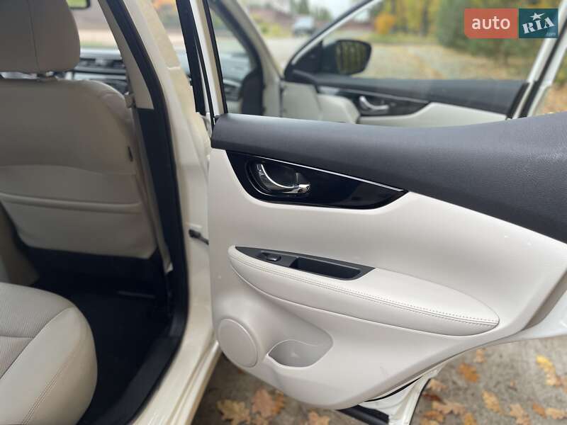 Позашляховик / Кросовер Nissan Rogue Sport 2022 в Києві