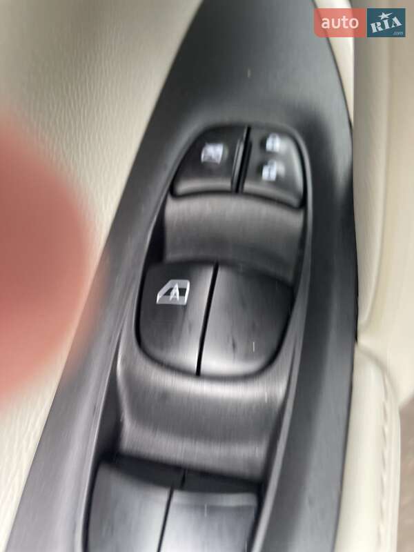 Позашляховик / Кросовер Nissan Rogue Sport 2022 в Києві