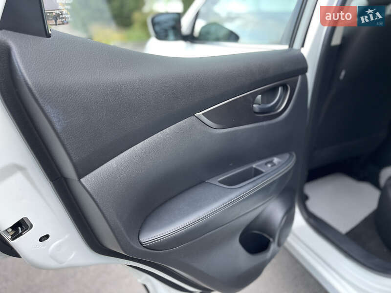 Внедорожник / Кроссовер Nissan Rogue Sport 2021 в Виннице